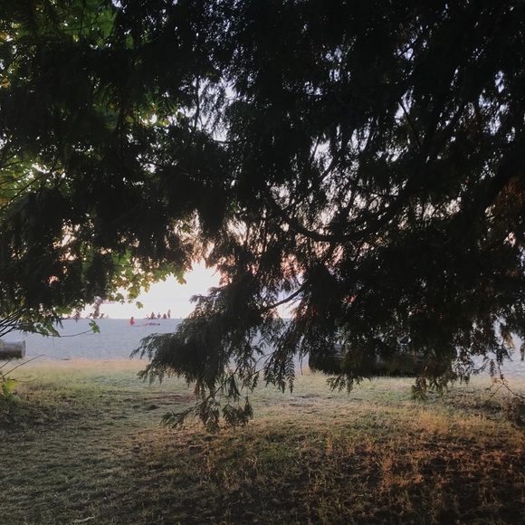 Meet your Posher, ☁️ - Picture 1 of 1